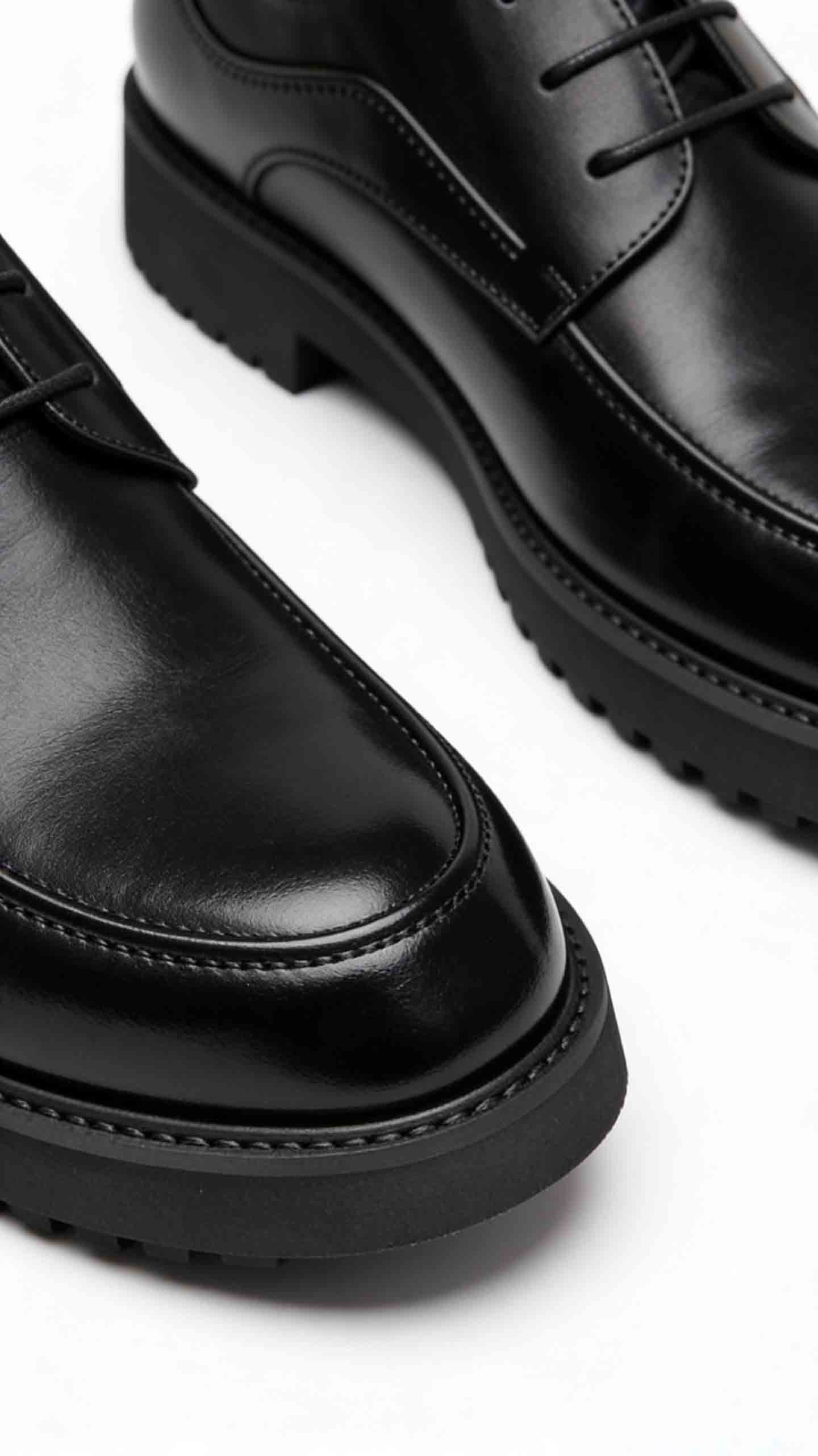 Giày độn nam có bị lộ không khi phối quần tây