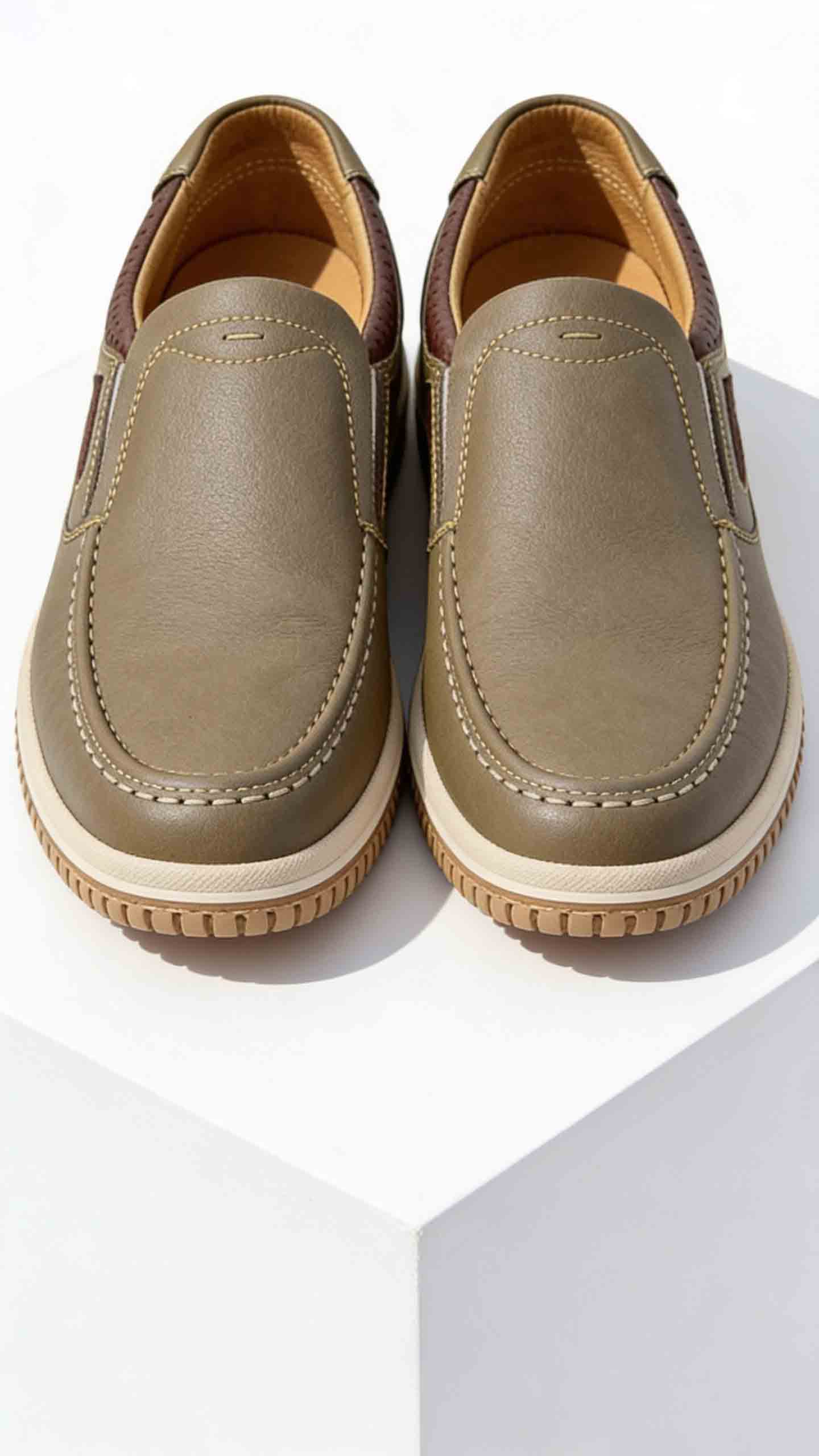 Giày cao nam có bị lộ không với sneaker tăng chiều cao nam